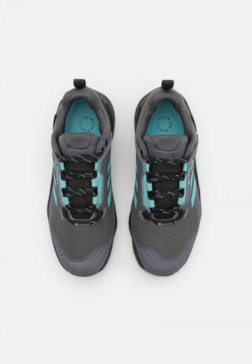 Походные ботинки