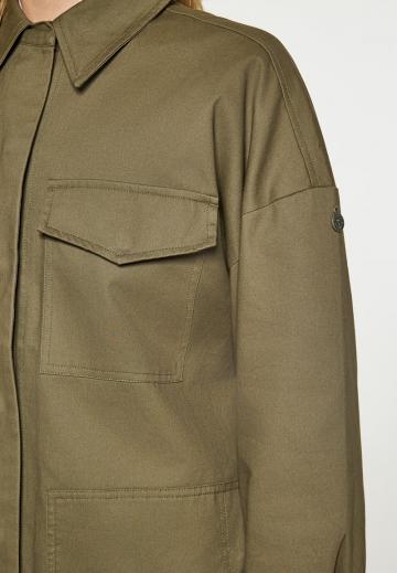 Куртка с накладнымит карманами