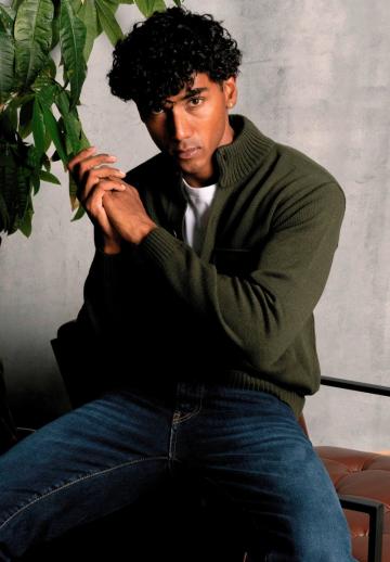 Вязаная кофта