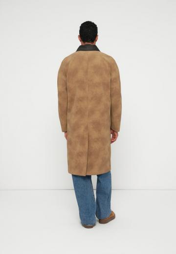 Шерстяное пальто