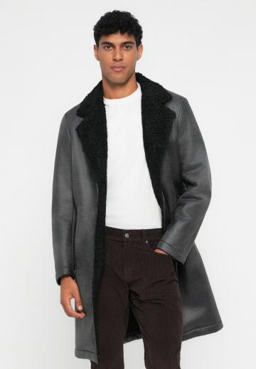 Шерстяное пальто