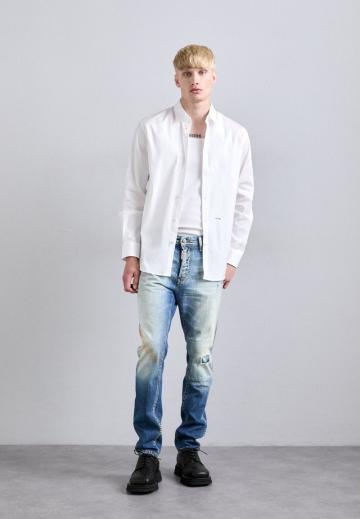 Узкие джинсы