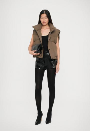 Пуховой жилет