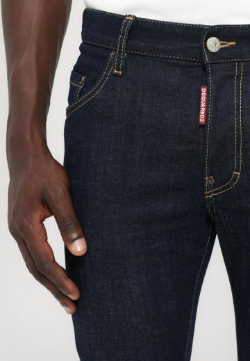 Узкие джинсы