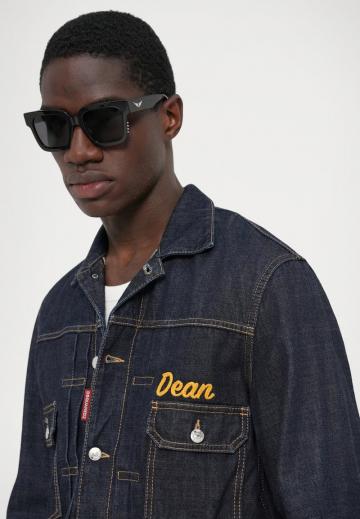 Джинсовая куртка