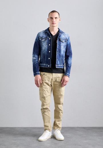 Джинсовая куртка