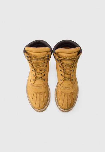Ботинки на шнуровке