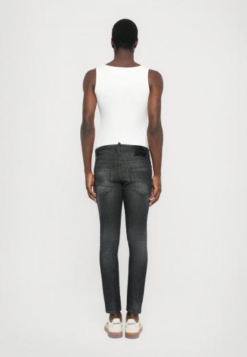 Узкие джинсы