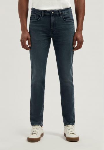 Узкие джинсы