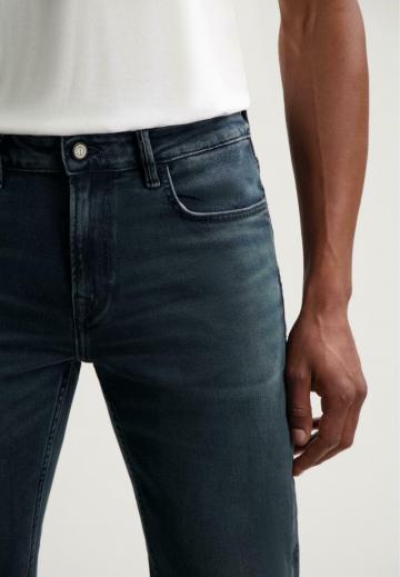Узкие джинсы