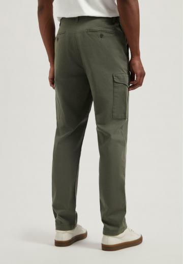 Брюки с накладными карманами