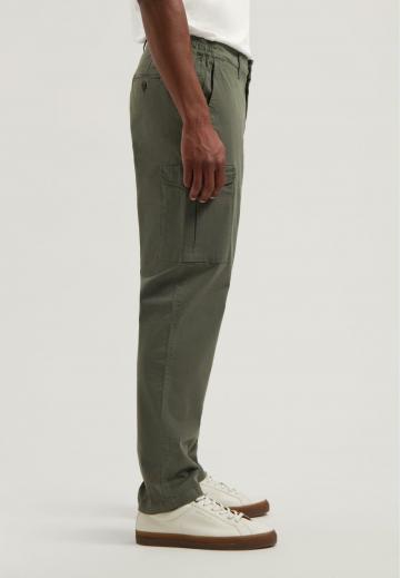 Брюки с накладными карманами