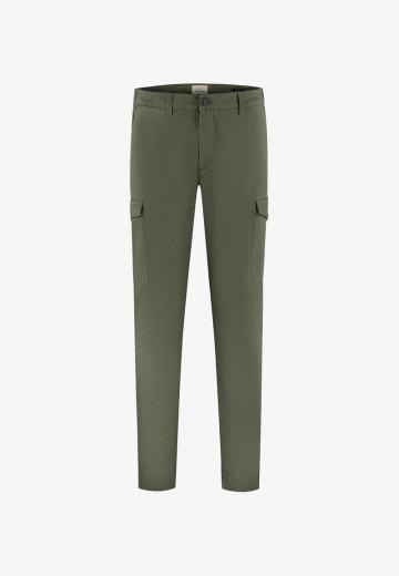 Брюки с накладными карманами