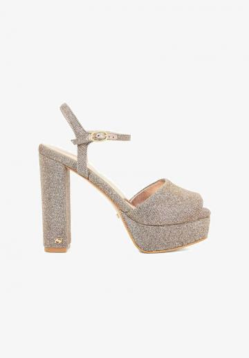 Босоножки на платформе
