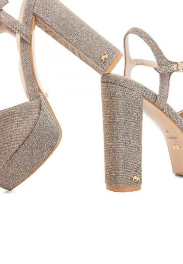 Босоножки на платформе