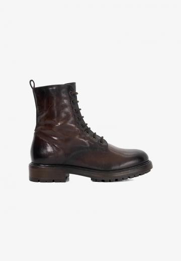 Ботинки на шнуровке