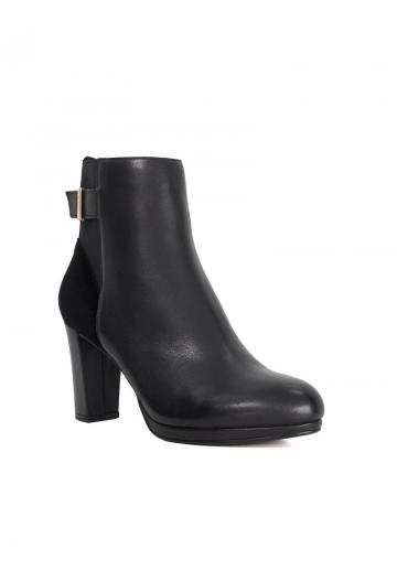 Высокие сапоги