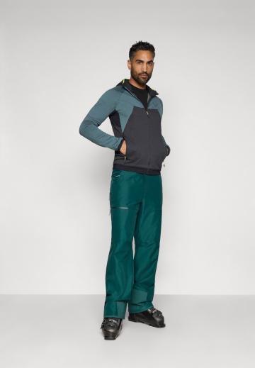 Спортивная кофта