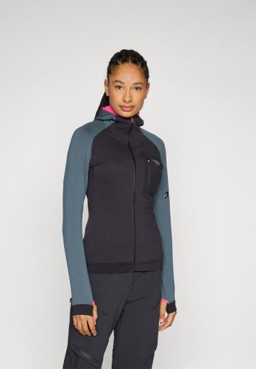 Спортивная куртка