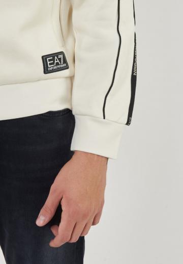 Спортивная кофта