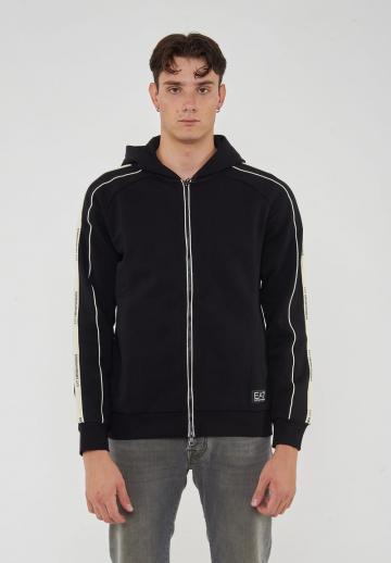 Спортивная кофта