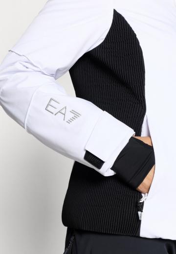 Спортивная куртка