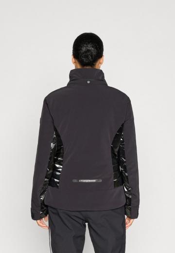 Спортивная куртка