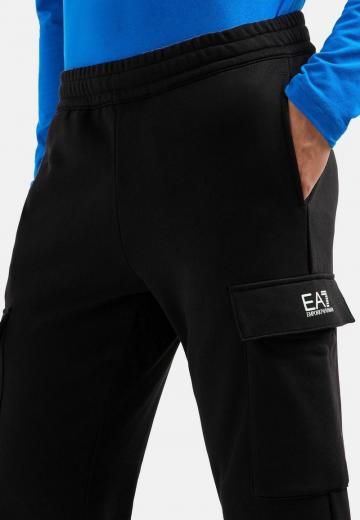 Брюки с накладными карманами