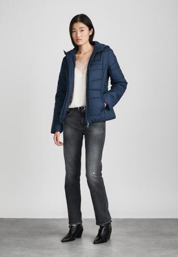 Спортивная куртка