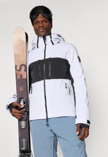 Сноубордическая куртка
