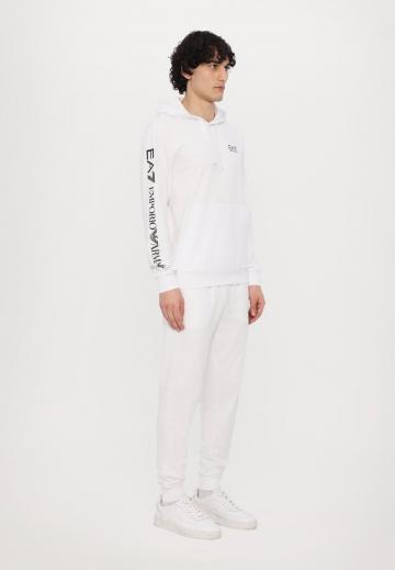 Спортивная кофта