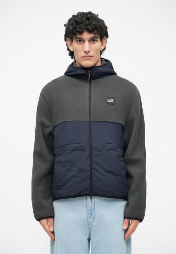 Флисовая куртка