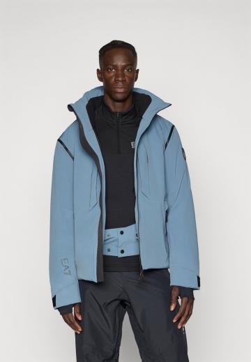 Сноубордическая куртка