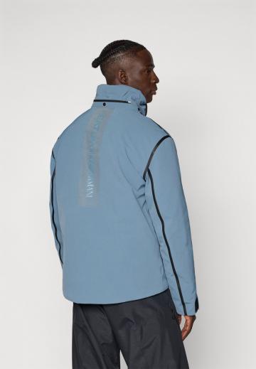 Сноубордическая куртка