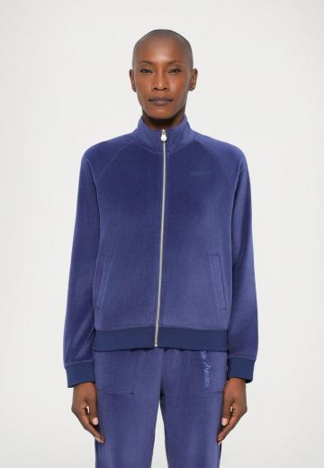 Спортивная толстовка