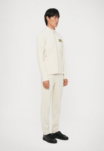 Спортивная кофта