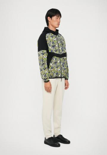 Спортивная кофта