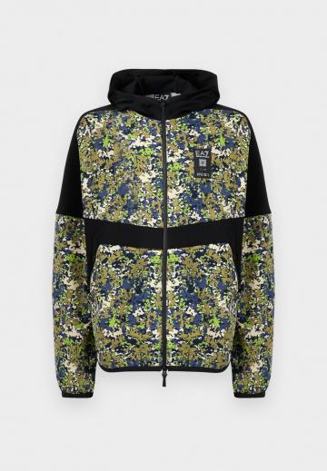 Спортивная кофта