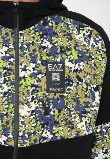 Спортивная кофта