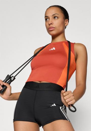 Спортивный топ