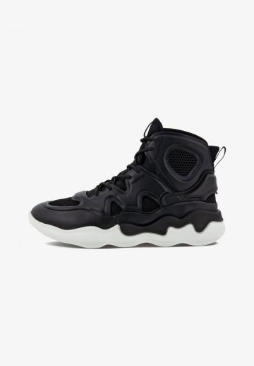 Гандбольные кроссовки