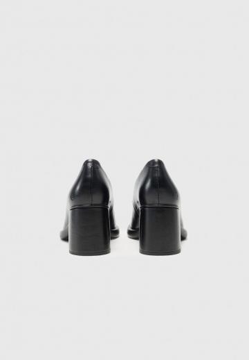 Туфли с высоким носом