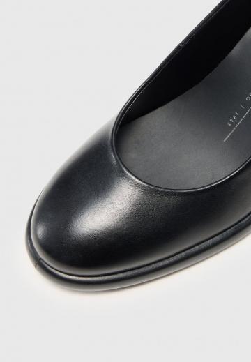 Туфли с высоким носом