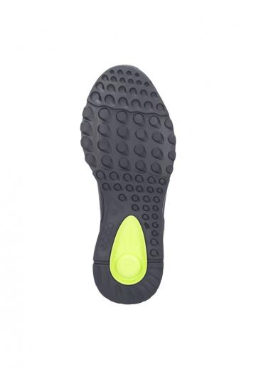 Походные кроссовки