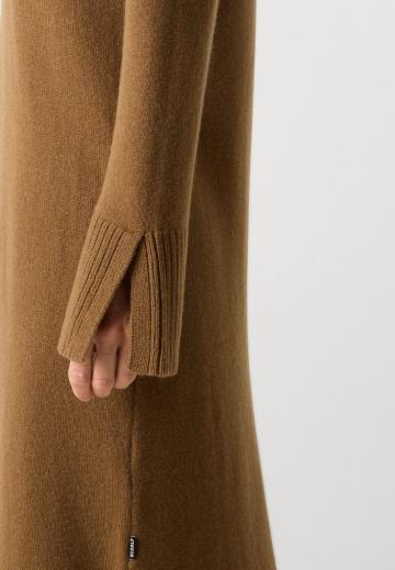 Вязаное платье