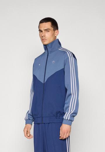 Спортивная куртка