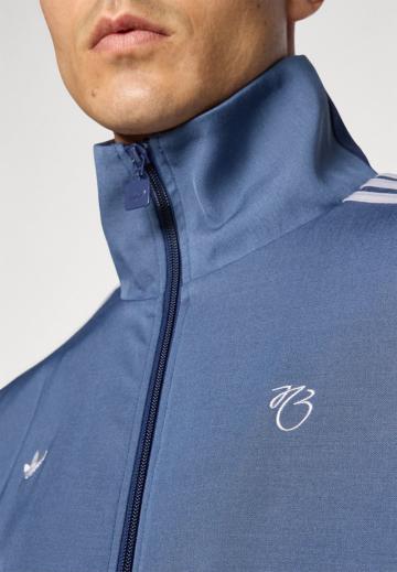 Спортивная куртка