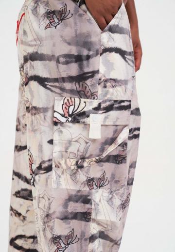 Брюки с накладными карманами