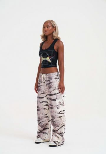 Брюки с накладными карманами