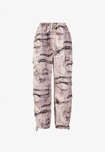 Брюки с накладными карманами